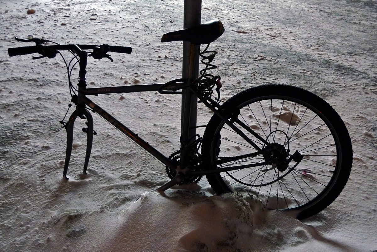 Fahrradleiche im Schnee